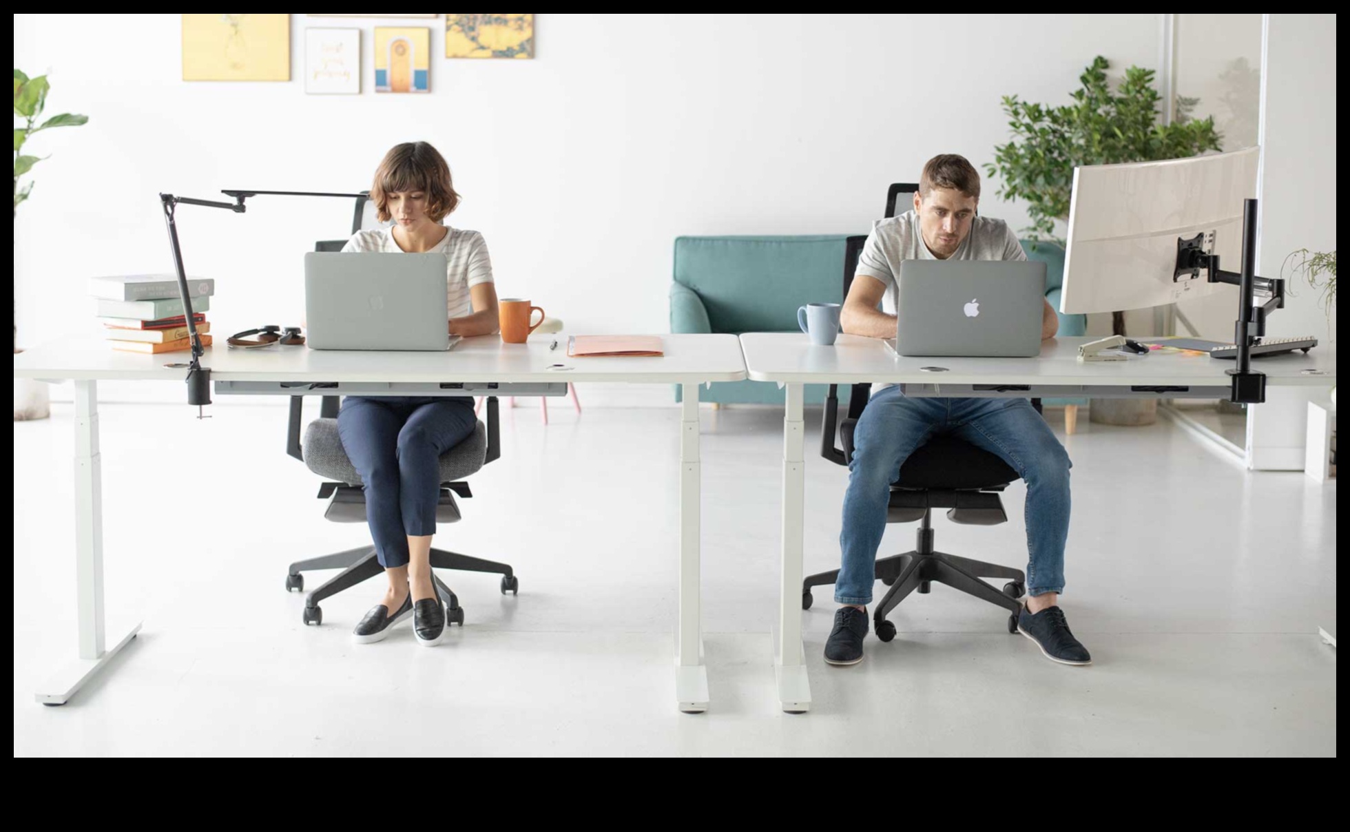 Ergonomisks apgaismojums: piederumi uzlabotai pozai, lietojot klēpjdatorus