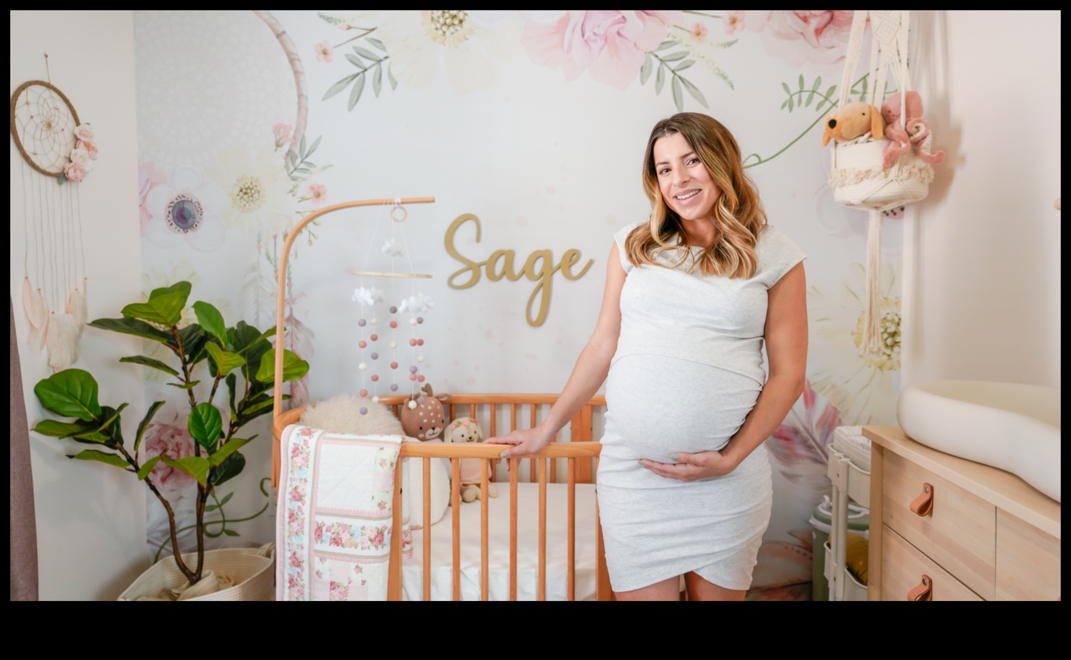 Bouncing Blossoms: Rotaļīgs ziedu stādaudzētavas veselības ieskats