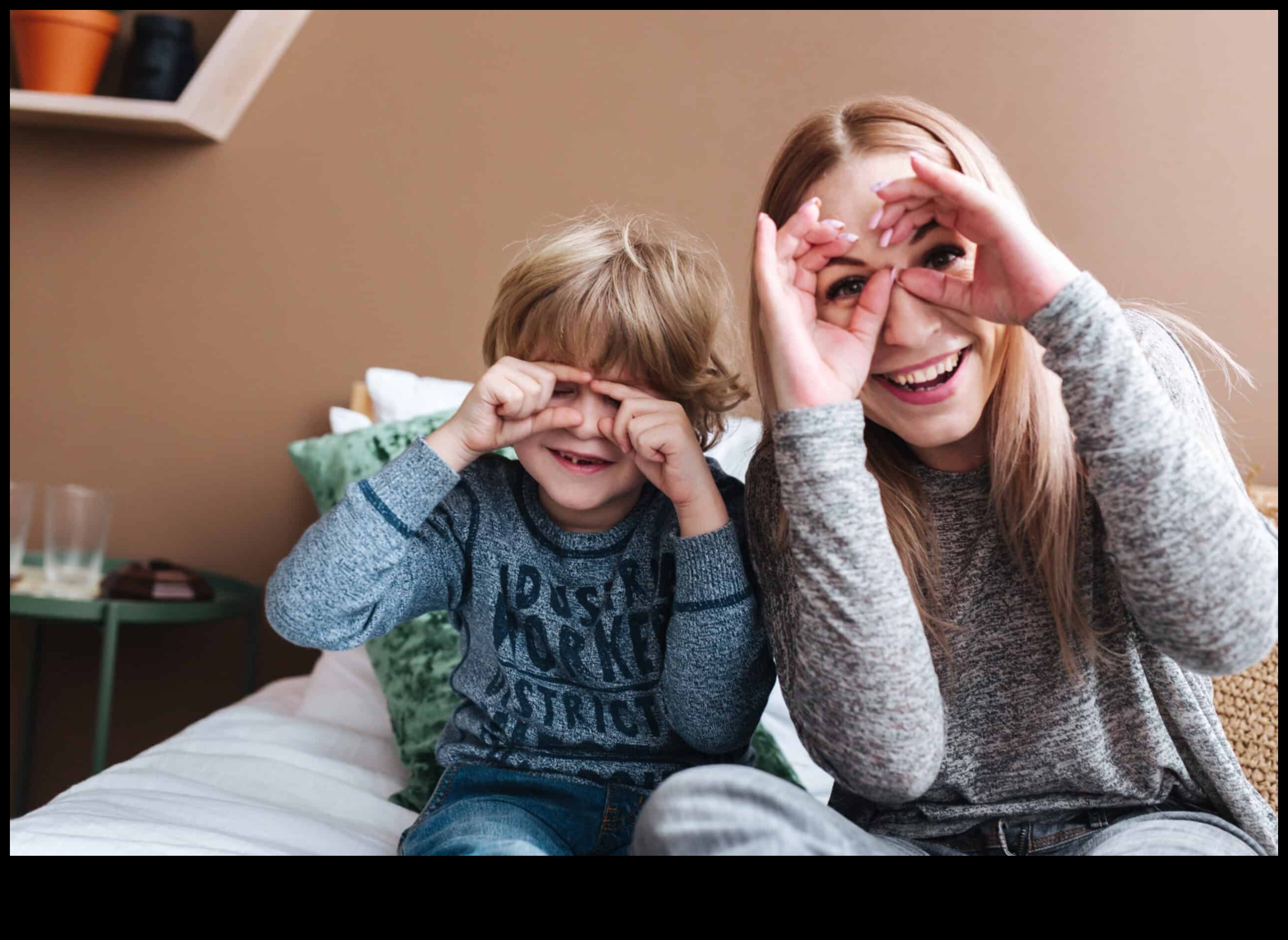 Pašreizējais vecāks, plaukstošs bērns: apzināta ģimenes dzīve