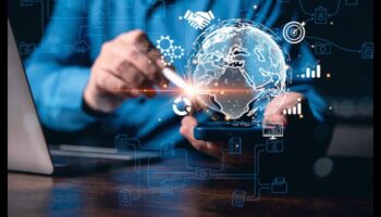 Dinamiskie prieki: radošās mākslas un IoT risinājumu pasaules izpēte