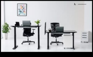 Viedās mēbeles: biroja elektronika integrēta stilīgās mēbelēs